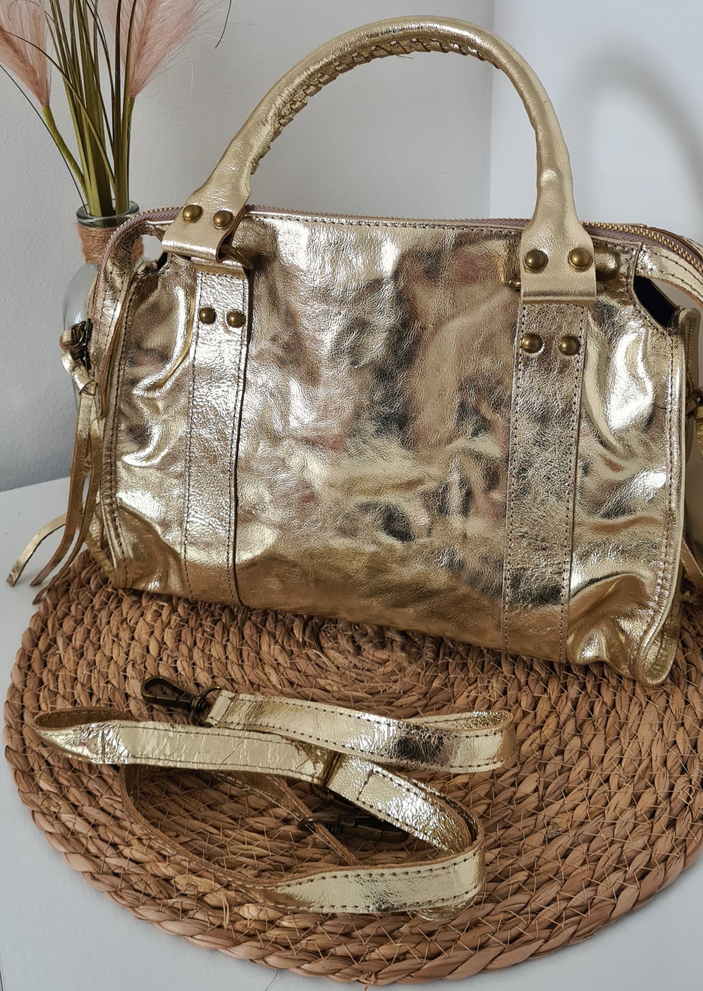 SAC A MAIN CUIR IRISE OR