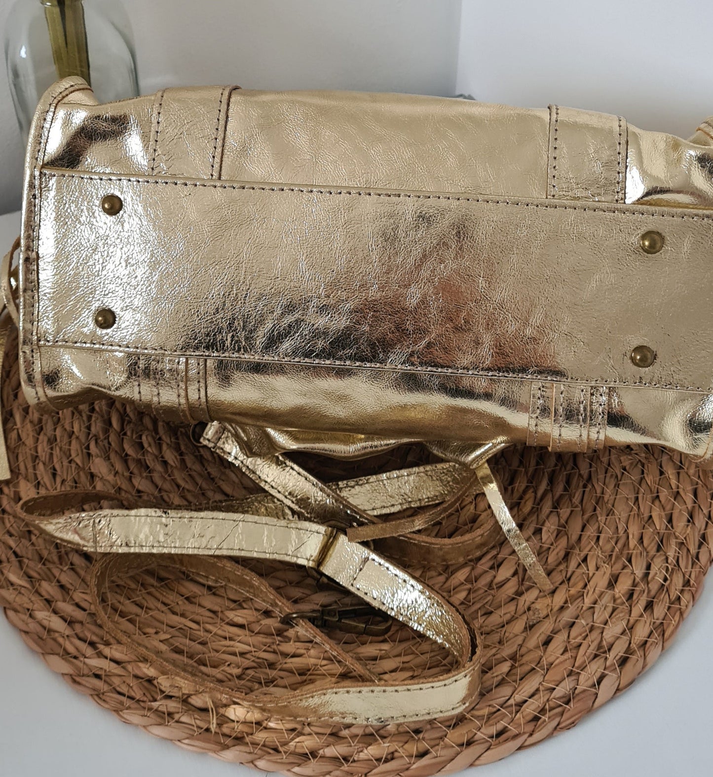 SAC A MAIN CUIR IRISE OR